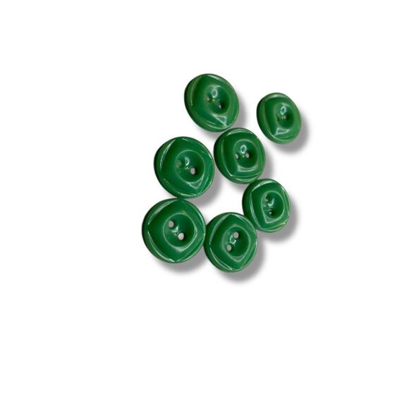 Lot of 7 Green Midcentury Buttons Acrylic Simple .5" (15mm) - Picture 3 of 5